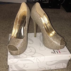 Perfect New Years Eve gold heels